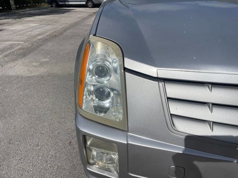 Used 2006 Cadillac SRX w/ Seating Package image 12