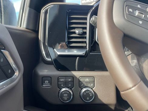 New 2026 GMC Sierra 1500 SLE w/ X31 Off-Road Package AWD/4WD image 13