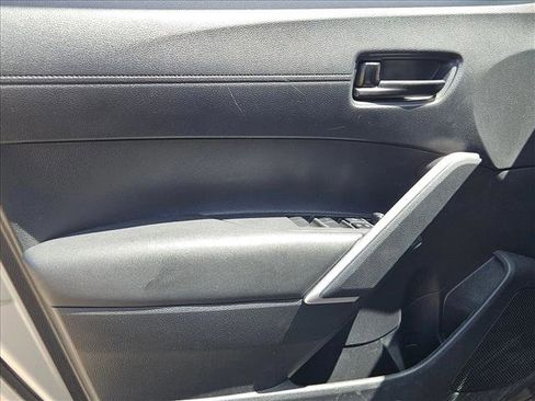 Used 2023 Toyota Corolla Cross LE FWD image 9