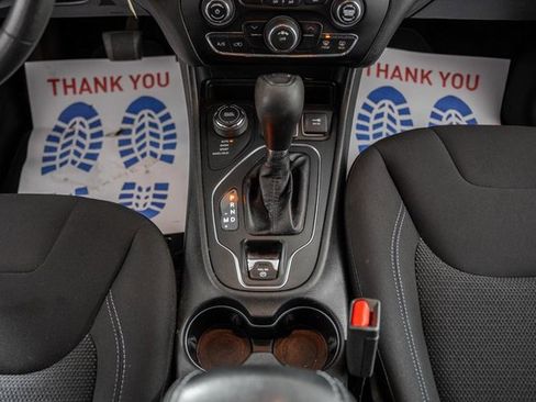 Used 2019 Jeep Cherokee Latitude w/ Popular Appearance Group image 25