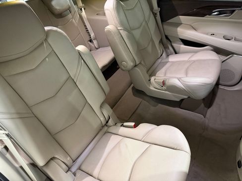 Used 2017 Cadillac Escalade Premium Luxury RWD image 47