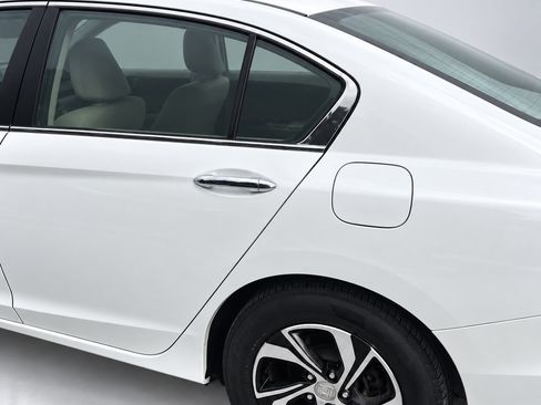 Used 2016 Honda Accord LX image 6