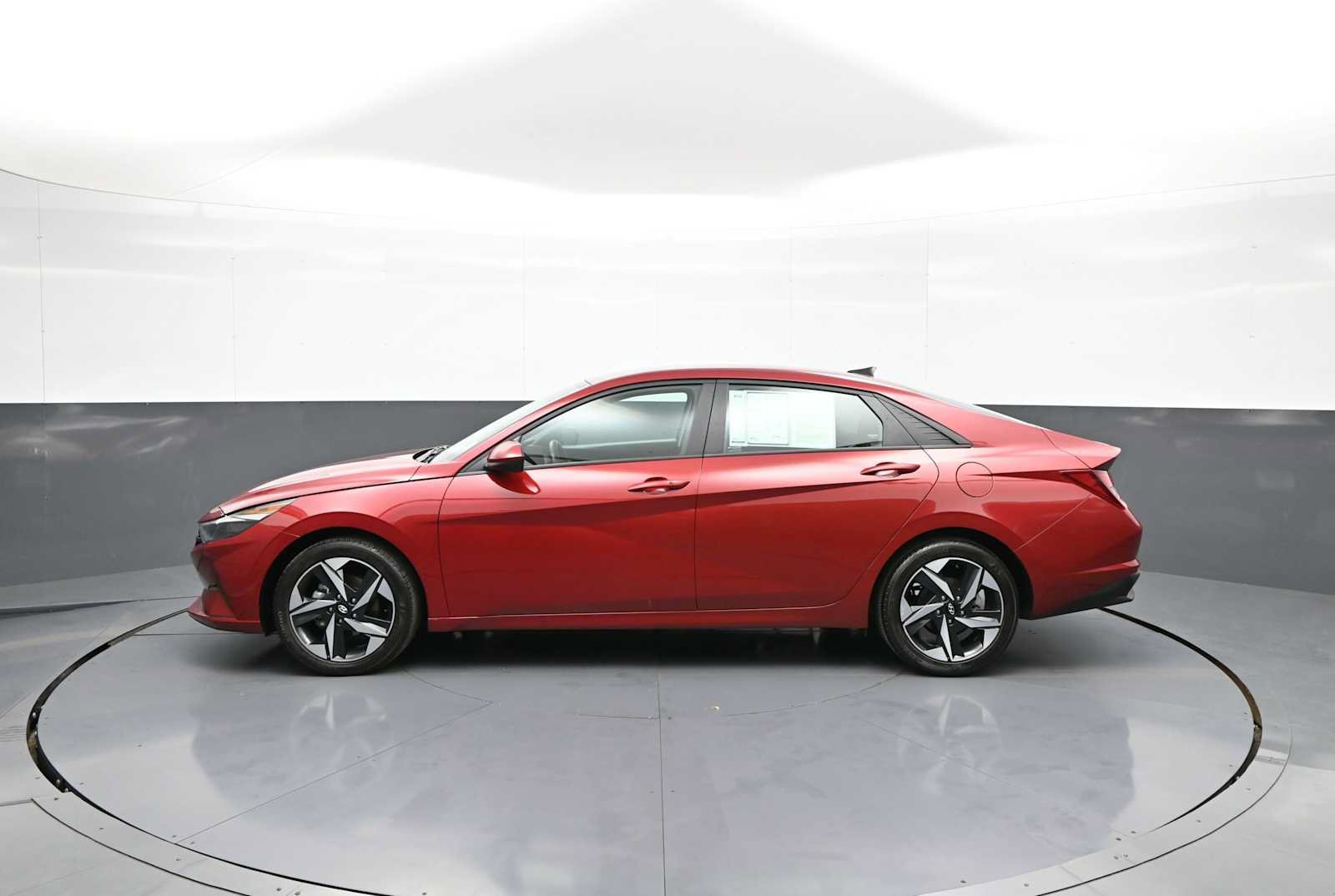 Certified 2023 Hyundai Elantra SEL w/ Convenience Package FWD image 9