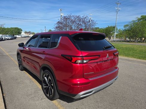 Used 2024 Mitsubishi Outlander SE Black Edition image 6