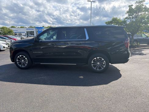Used 2026 Chevrolet Suburban LS AWD/4WD image 13