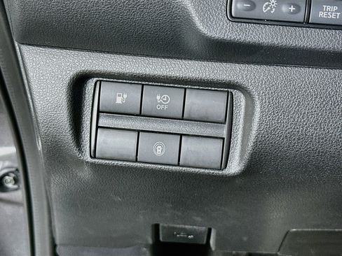 Used 2024 Nissan Leaf S FWD image 17