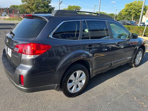 Used 2010 Subaru Outback 2.5i Premium AWD/4WD image 12