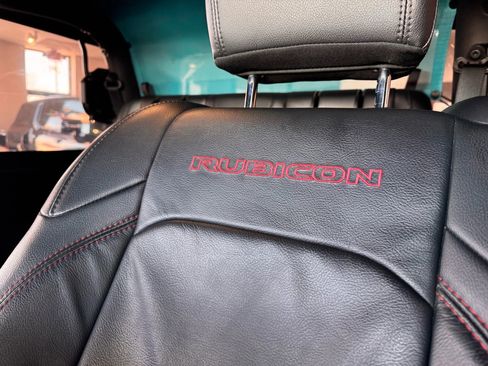 Used 2018 Jeep Wrangler Rubicon image 12