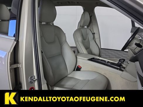 Used 2016 Volvo XC90 T6 Momentum w/ Momentum Plus Package AWD/4WD image 30