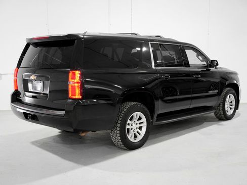 Used 2018 Chevrolet Suburban LT image 6