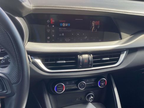 Used 2022 Alfa Romeo Stelvio Veloce image 6