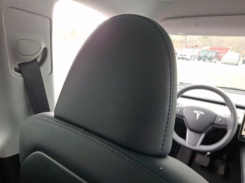 Used 2023 Tesla Model Y Long Range AWD/4WD image 13