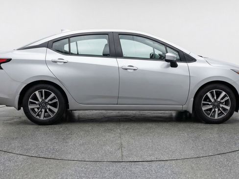 Used 2025 Nissan Versa SV image 11