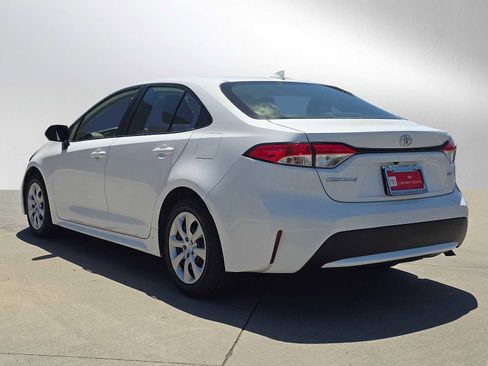 Used 2021 Toyota Corolla LE w/ Carpet Mat Package (TMS) FWD image 5