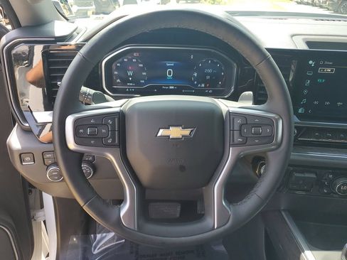 Used 2024 Chevrolet Silverado 1500 LTZ AWD/4WD image 29
