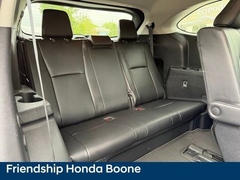 Used 2020 Toyota Highlander XLE AWD/4WD image 48