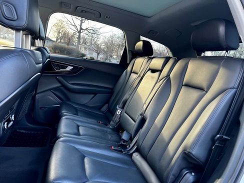 Used 2018 Audi Q7 3.0T Prestige w/ Prestige Package image 18