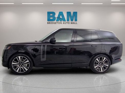Used 2025 Land Rover Range Rover SE image 6