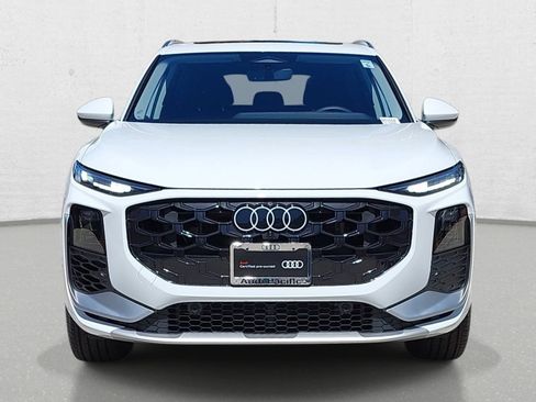 Certified 2026 Audi Q3 quattro 2.0T AWD/4WD image 2