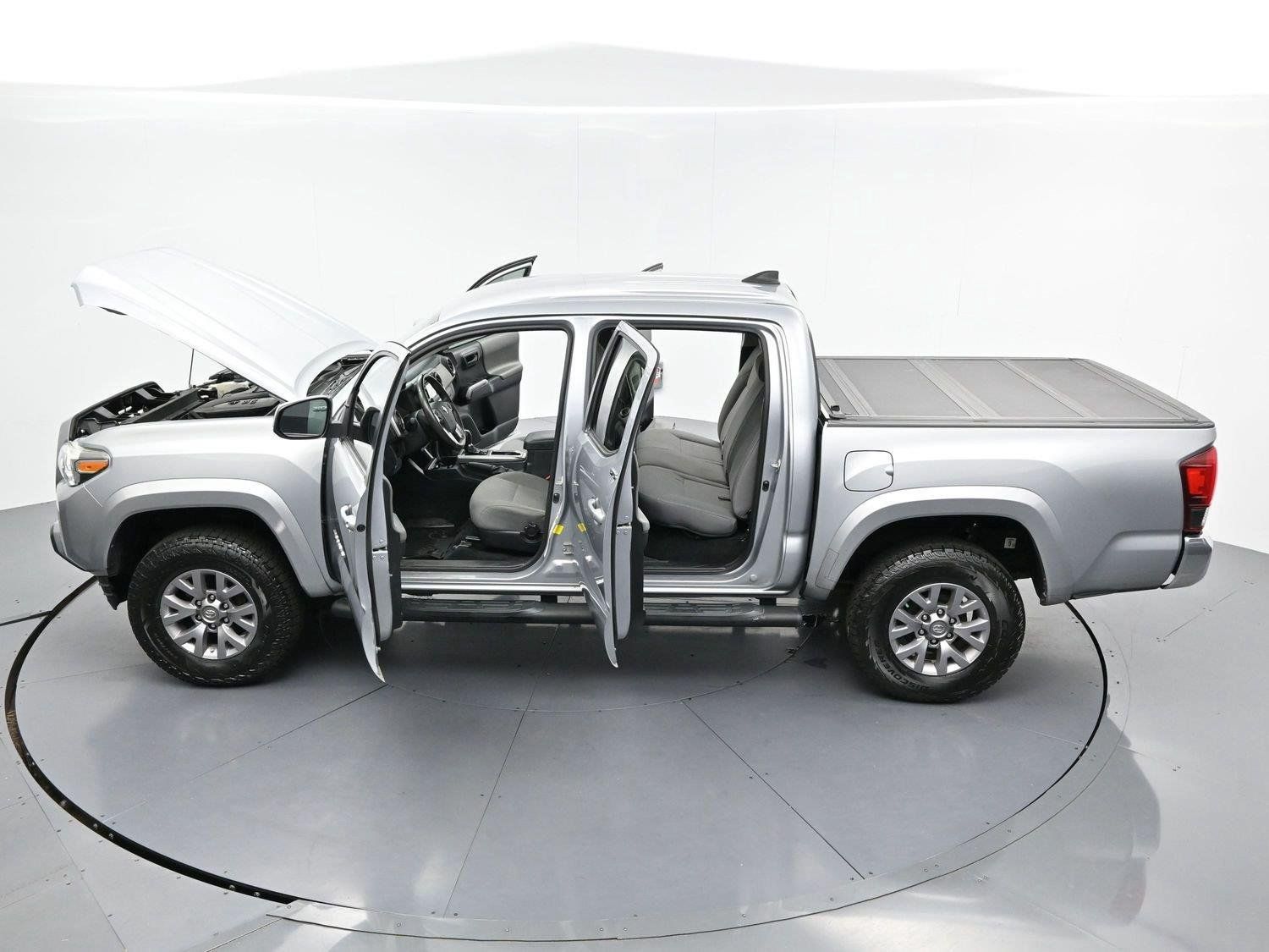 Used 2019 Toyota Tacoma SR5 AWD/4WD image 34