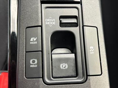 Used 2023 Toyota Prius LE image 27