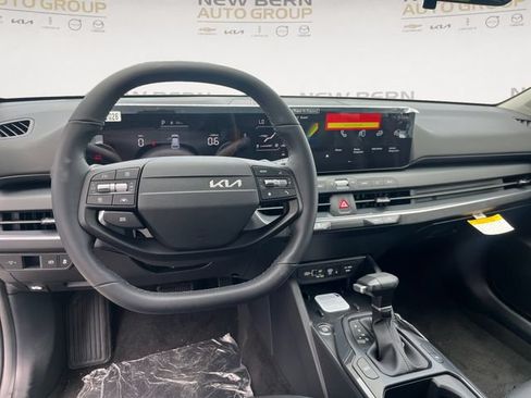 New 2026 Kia K4 EX FWD image 10
