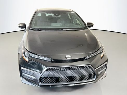 Used 2020 Toyota Corolla SE FWD image 2