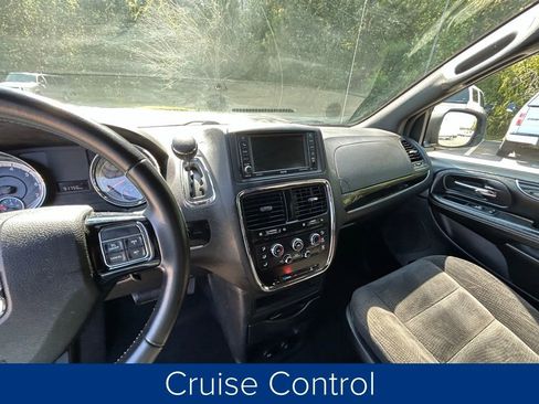 Used 2019 Dodge Grand Caravan SE image 31