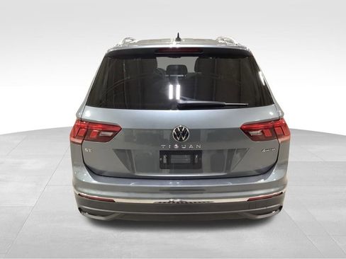 Used 2022 Volkswagen Tiguan SE w/ Panoramic Sunroof Package image 8