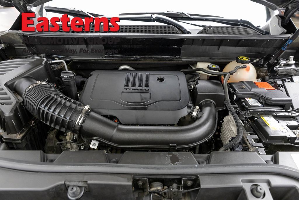 Used 2023 GMC Acadia SLE w/ Driver Convenience Package AWD/4WD image 9