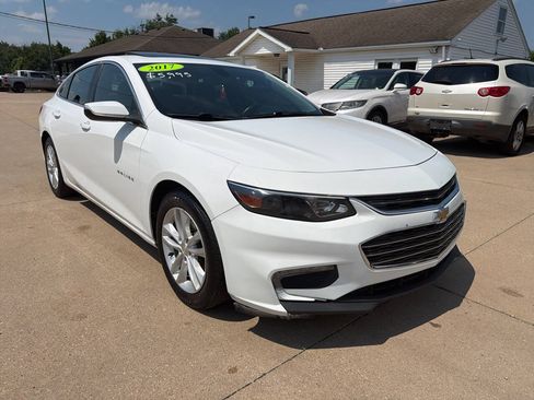 Used 2016 Chevrolet Malibu LT FWD image 2