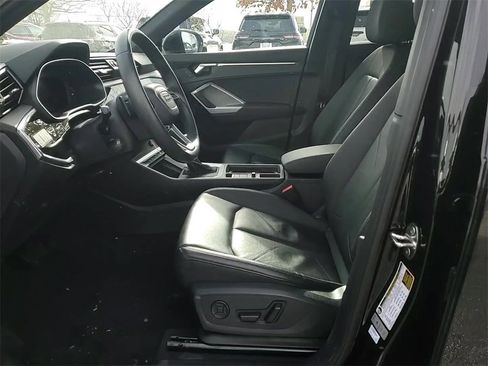 Used 2025 Audi Q3 2.0T Premium image 11
