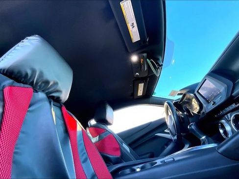 Used 2021 Chevrolet Camaro LT image 22