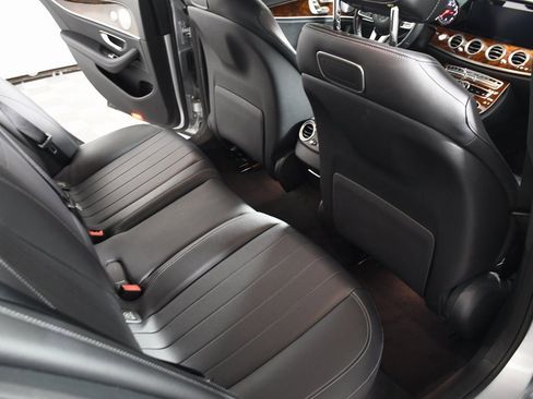 Used 2019 Mercedes-Benz E 300 4MATIC image 21