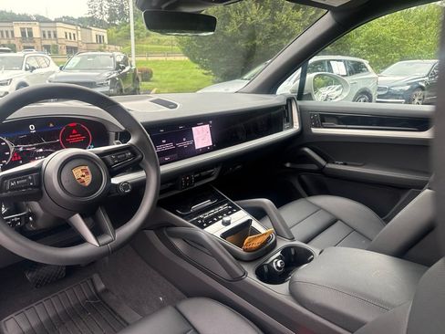 Certified 2026 Porsche Cayenne AWD/4WD image 13