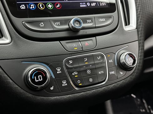 Used 2023 Chevrolet Malibu LT image 18