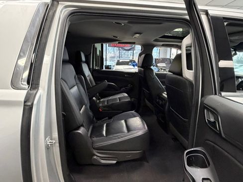 Used 2020 Chevrolet Suburban LT image 29