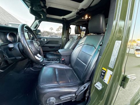 Used 2020 Jeep Wrangler Unlimited Sahara image 22