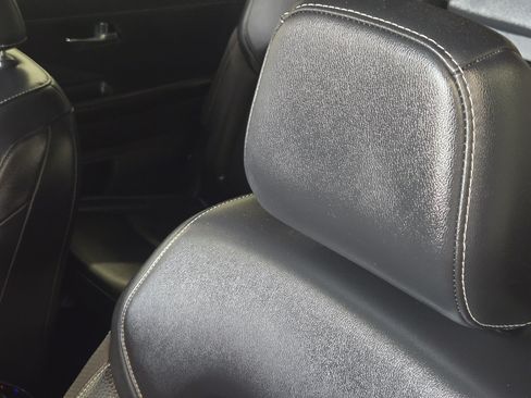 Used 2022 Nissan Pathfinder SL AWD/4WD image 16