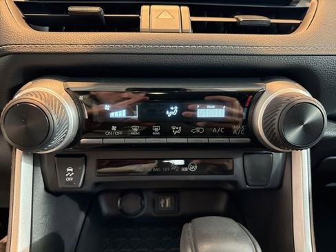 Used 2023 Toyota RAV4 LE image 28