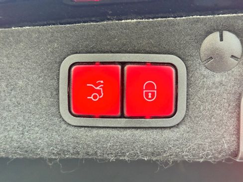 Used 2018 Mercedes-Benz C 300 4MATIC Sedan w/ Premium Package image 26