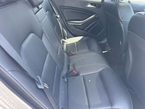 Used 2020 Mercedes-Benz GLA 250 w/ Convenience Package image 9
