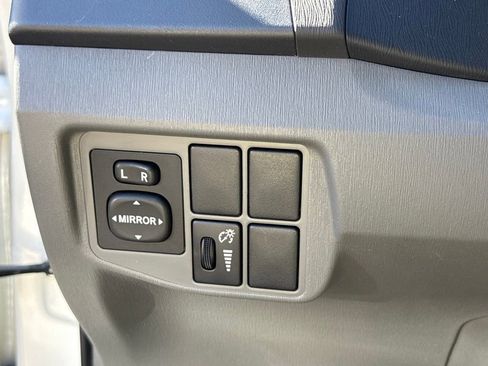 Used 2010 Toyota Prius Five image 23