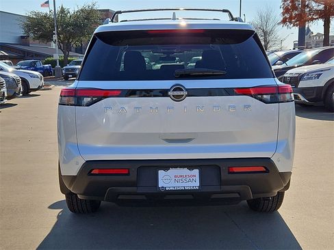 New 2025 Nissan Pathfinder SV image 3