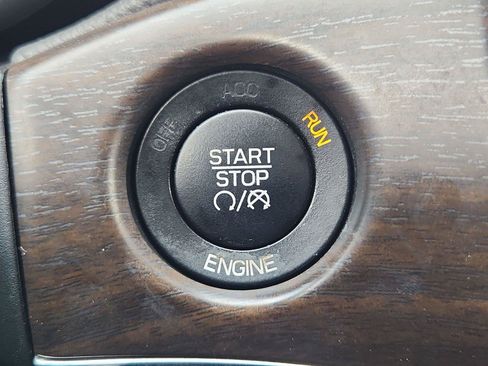 Used 2015 Jeep Grand Cherokee Limited AWD/4WD image 17