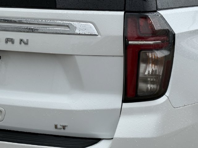 Used 2024 Chevrolet Suburban LT RWD image 6