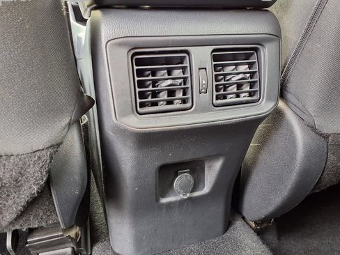 Used 2025 Toyota RAV4 LE AWD/4WD image 23
