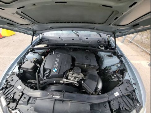Used 2011 BMW 335i Coupe w/ M Sport Pkg RWD image 5