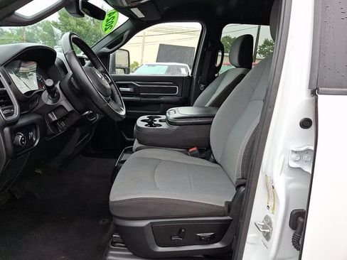 Used 2024 RAM 2500 Big Horn AWD/4WD image 13