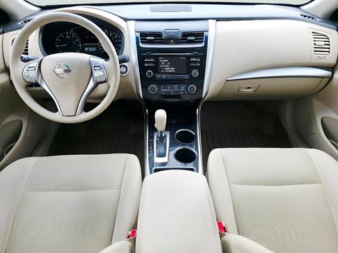 Used 2014 Nissan Altima 2.5 S w/ Display Audio Package FWD image 16